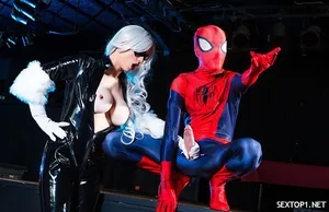 Gã chồng đi công chuyện xa, cô vợ ở nhà gạ xxx bố chồng