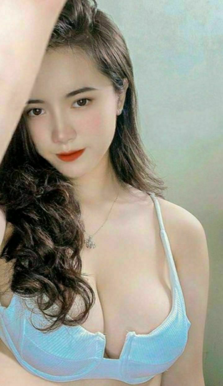 Em Châu Á cưỡi con cặc to